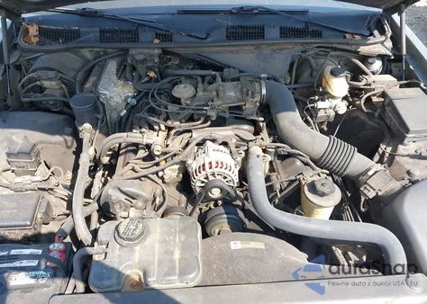 1998 Mercury Grand Marquis z USA, uszkodzony, nr VIN 2MEFM74W8WX605625